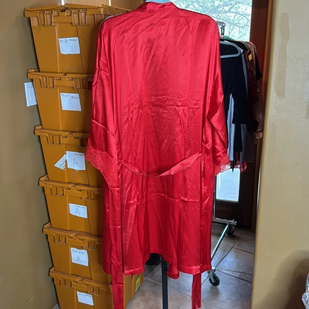 NWT Soma Sensuous 100% Silk Lace Trim Robe Cherry Red Luxury Size Large / XL